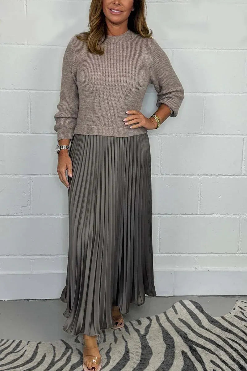 Charlotte |Pleated dress with knitted top